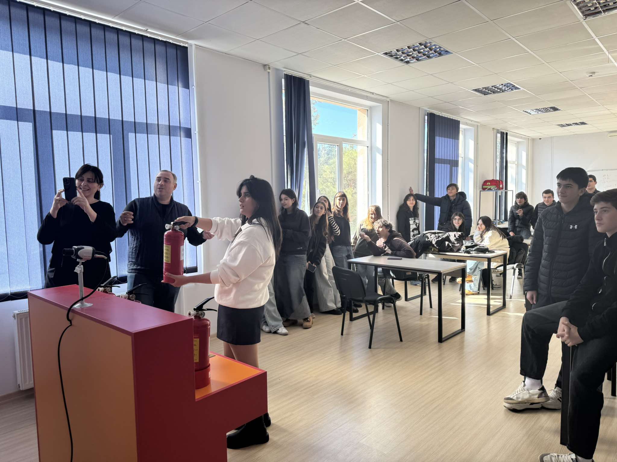 ა(ა)იპ სარკინიგზო ტრანსპორტის კოლეჯმა სკოლის მოსწავლეებს უმასპინძლა